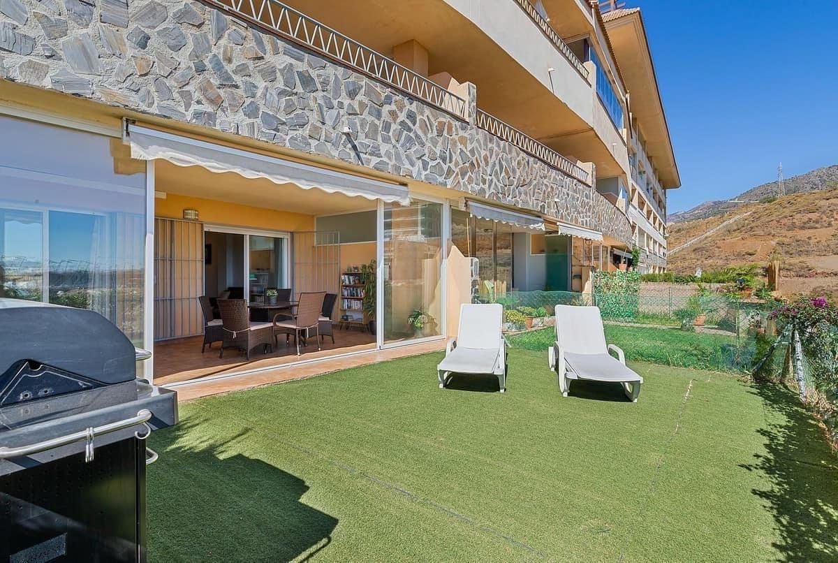 2 Bedroom Apartment in Fuengirola - Photo 4