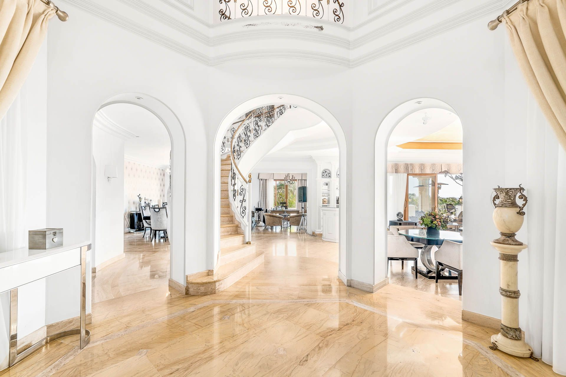 16 Bedroom Villa in Benahavís - Foto 8