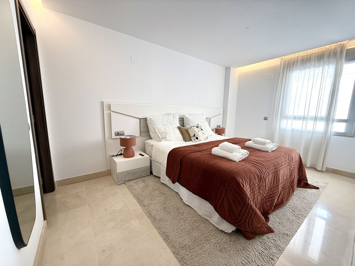 3 Bedroom Penthouse in San Pedro de Alcántara - Photo 3