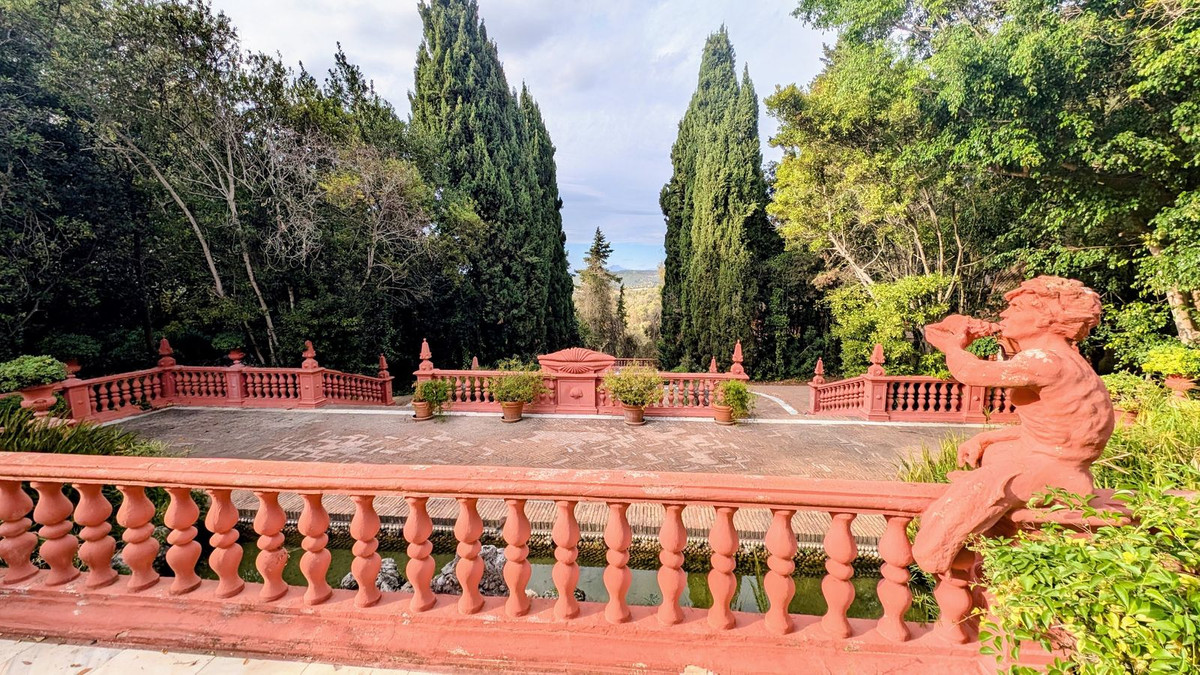 16 Bedroom Villa in Sotogrande - Photo 54