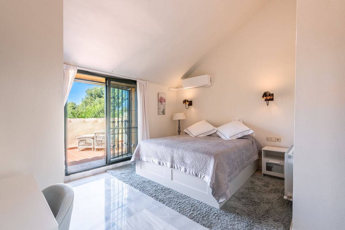 4 Bedroom Townhouse in Marbella - Photo 20