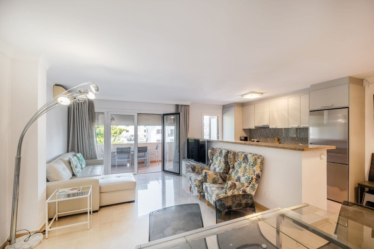 2 Bedroom Apartment in Marbella - Photo 18