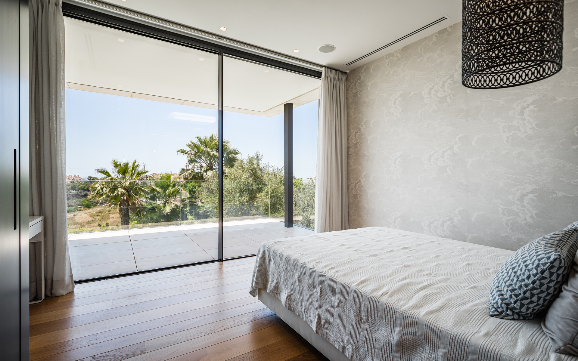 6 Bedroom Villa in Marbella - Photo 17
