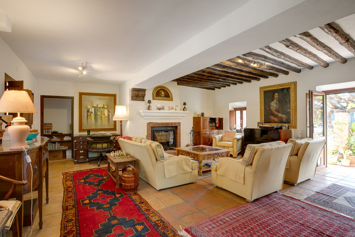 3 Bedroom Villa in Estepona - Photo 6