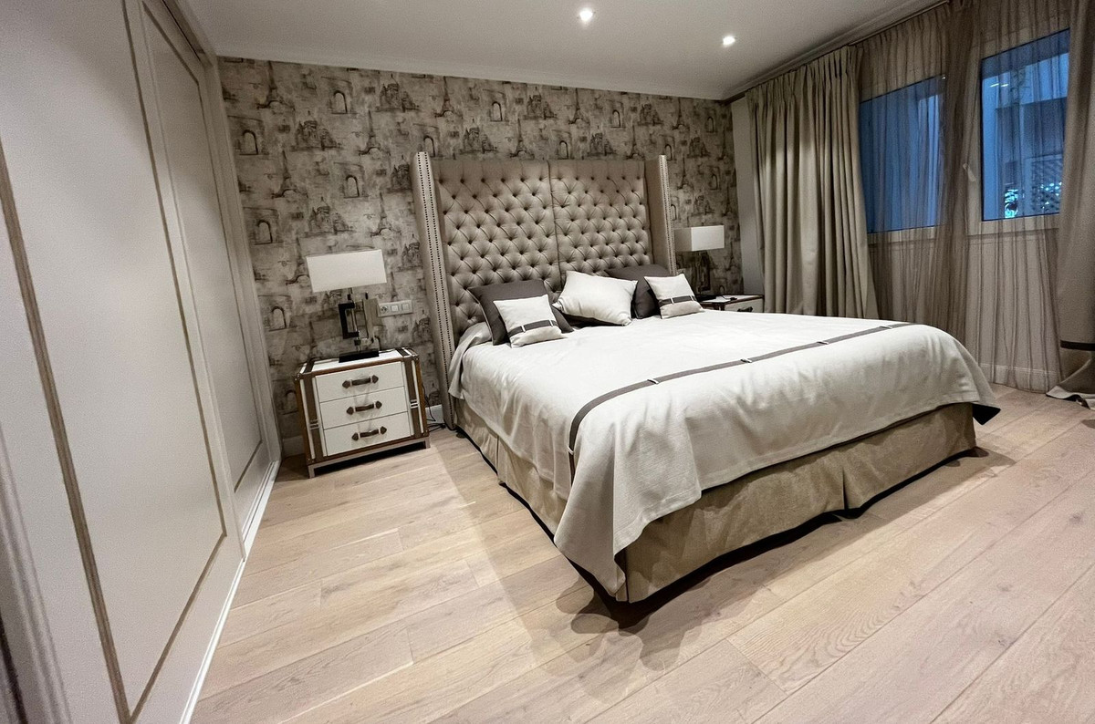 5 Bedroom Apartment in Marbella - Photo 10