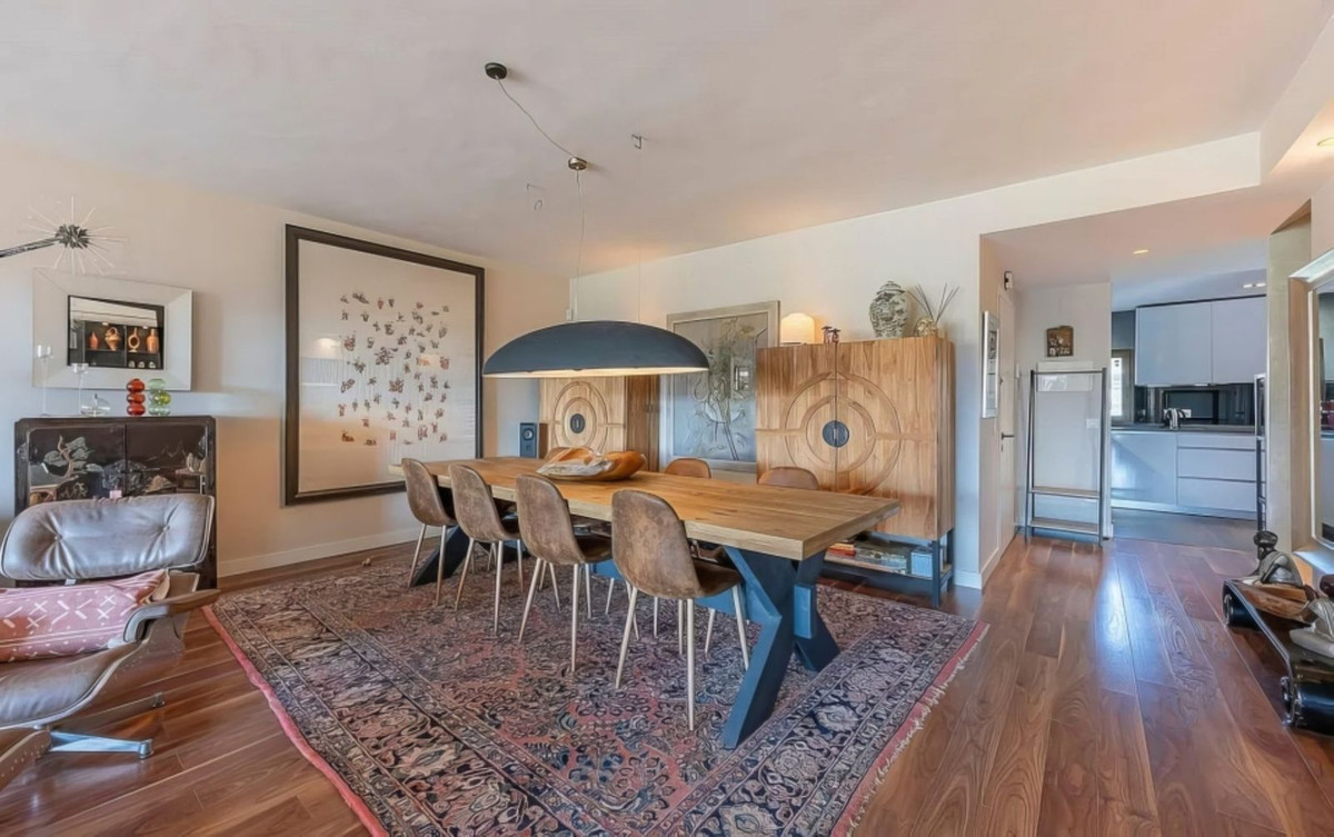 3 Bedroom Penthouse in Estepona - Photo 6