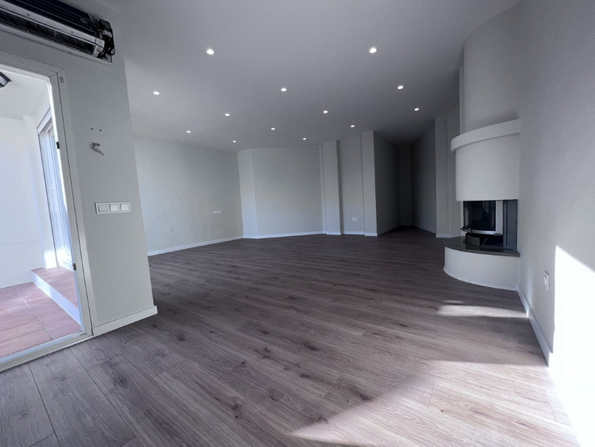 4 Bedroom Penthouse in San Pedro de Alcántara - Photo 36