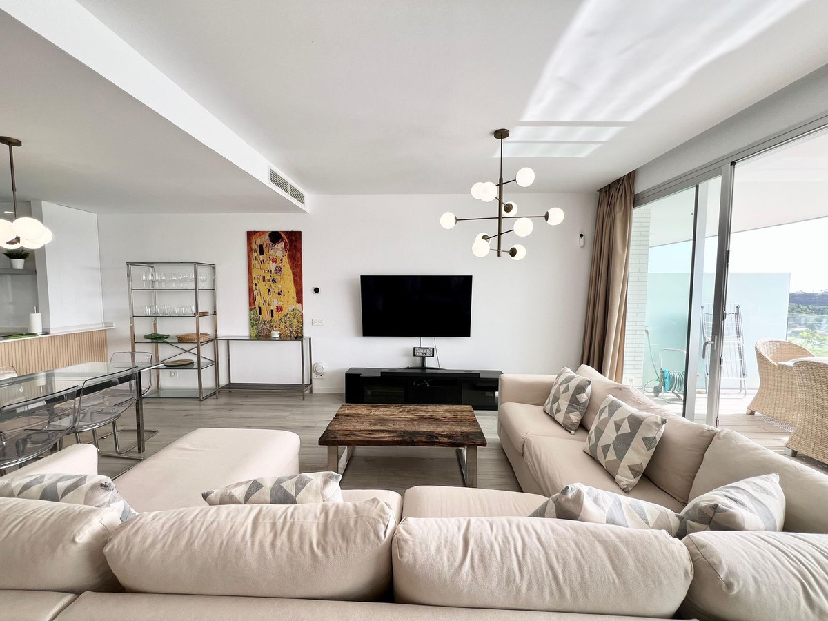 3 Bedroom Townhouse in Estepona - Photo 4