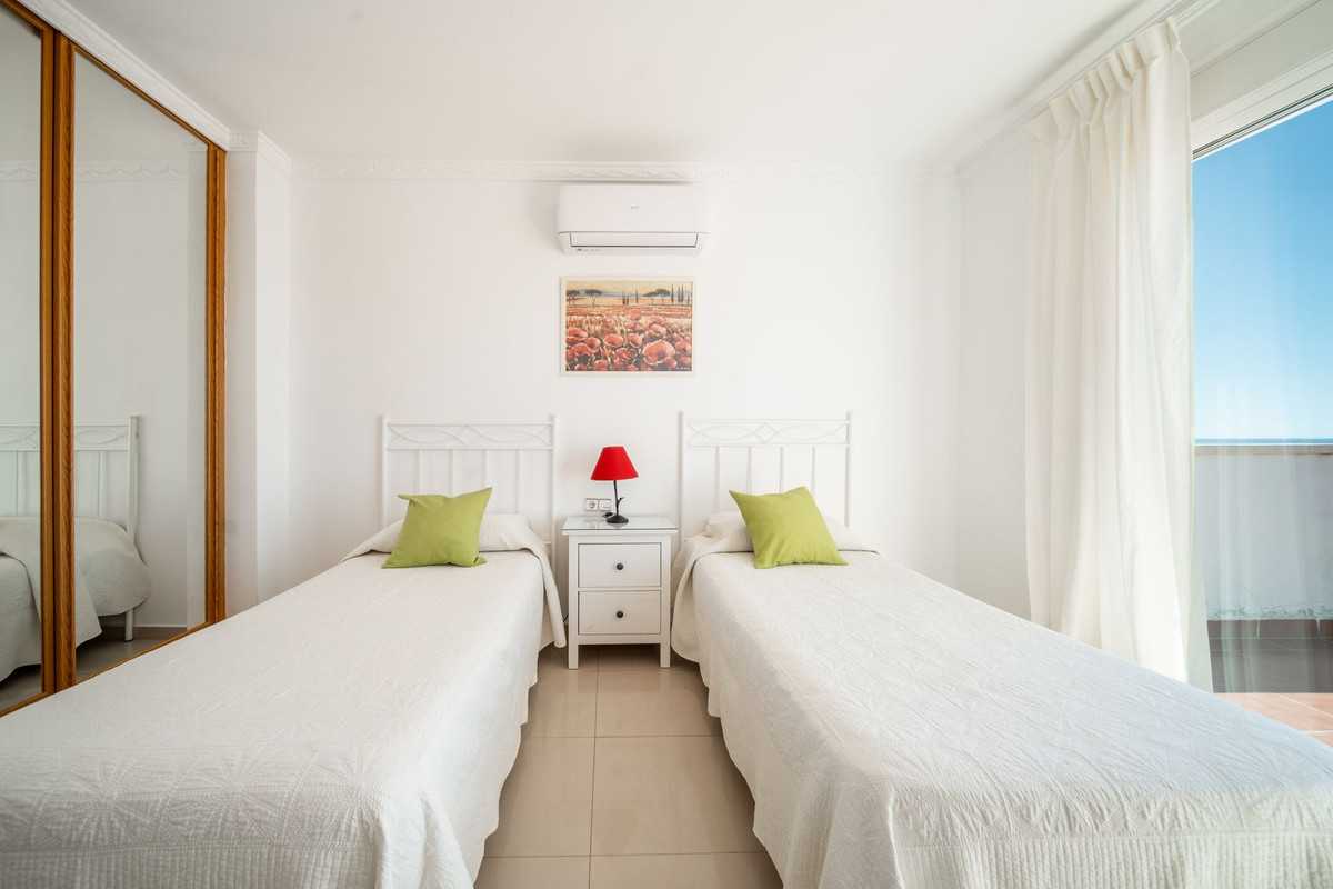 4 Bedroom Villa in Fuengirola - Photo 28