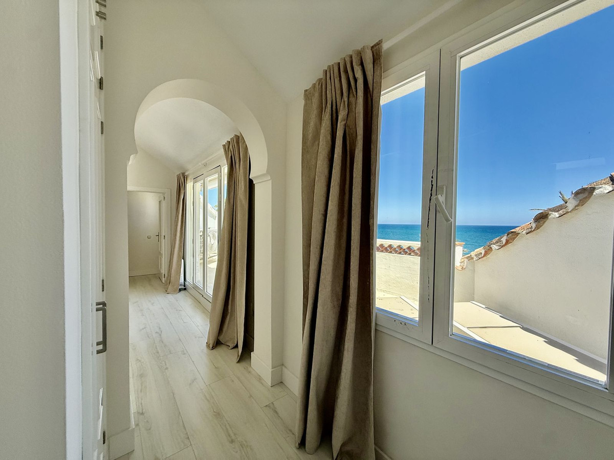 3 Bedroom Penthouse in Casares - Photo 46