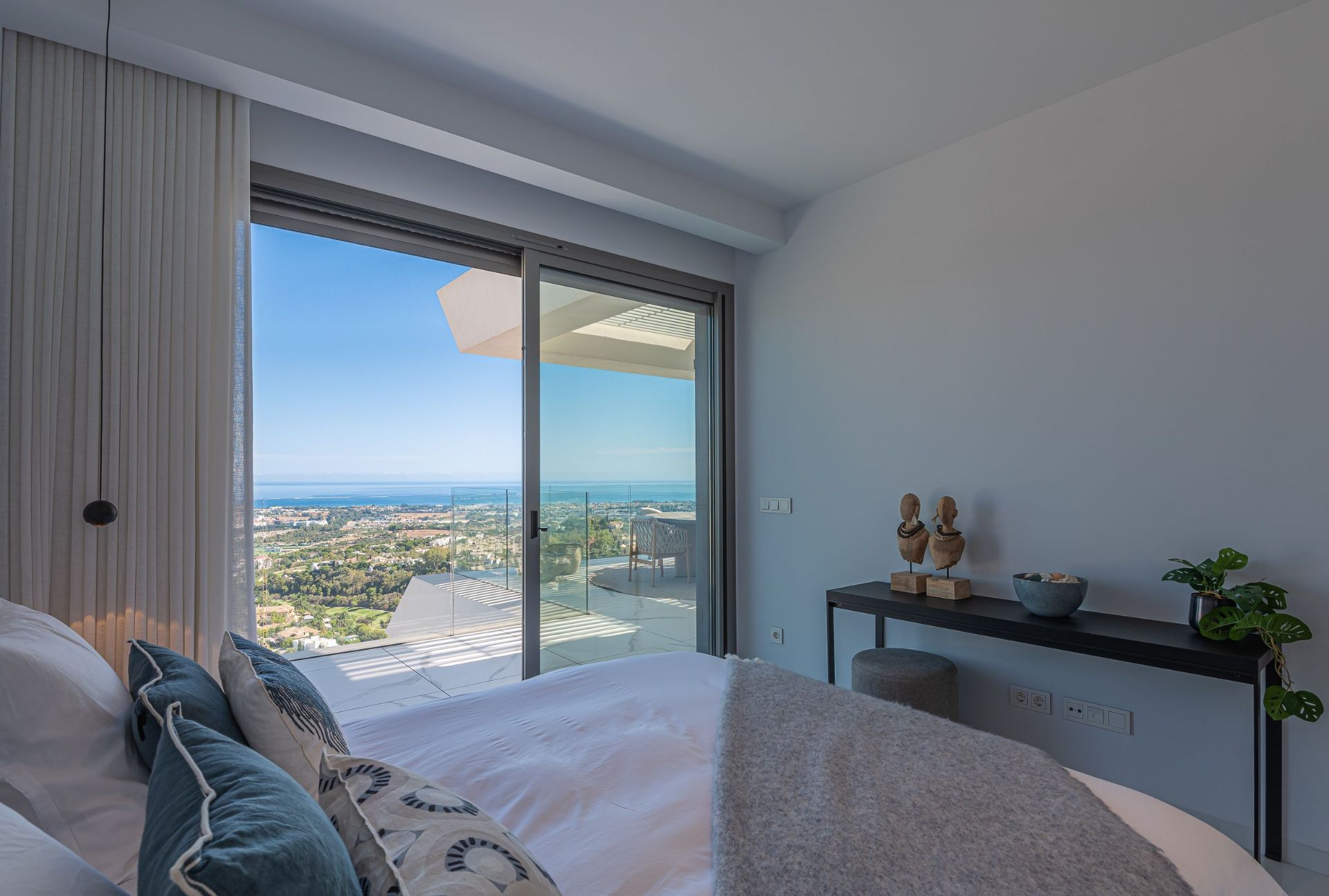 3 Bedroom Apartment in Benahavís - Photo 19