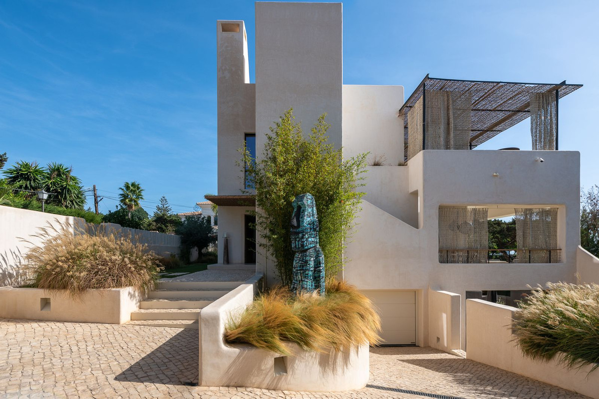 4 Bedroom Villa in Marbella - Photo 26