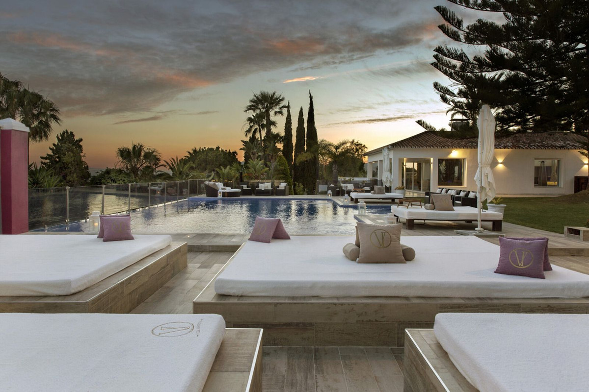 8 Bedroom Villa in Marbella - Photo 31