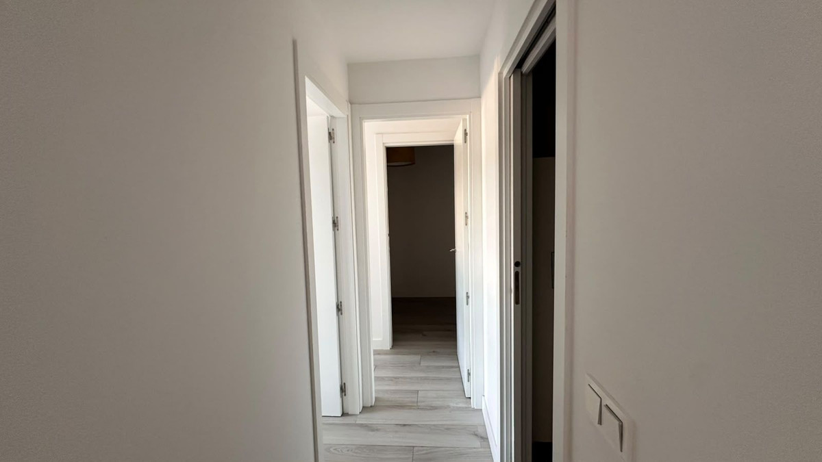 2 Bedroom Apartment in Málaga - Photo 15