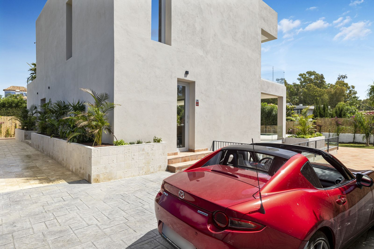 5 Bedroom Villa in San Pedro de Alcántara - Photo 35