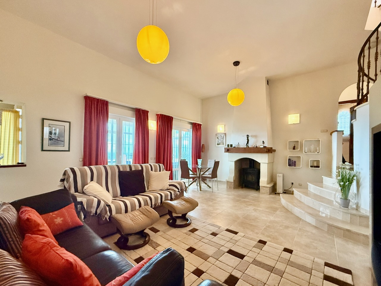 5 Bedroom Villa in La Duquesa - Photo 9