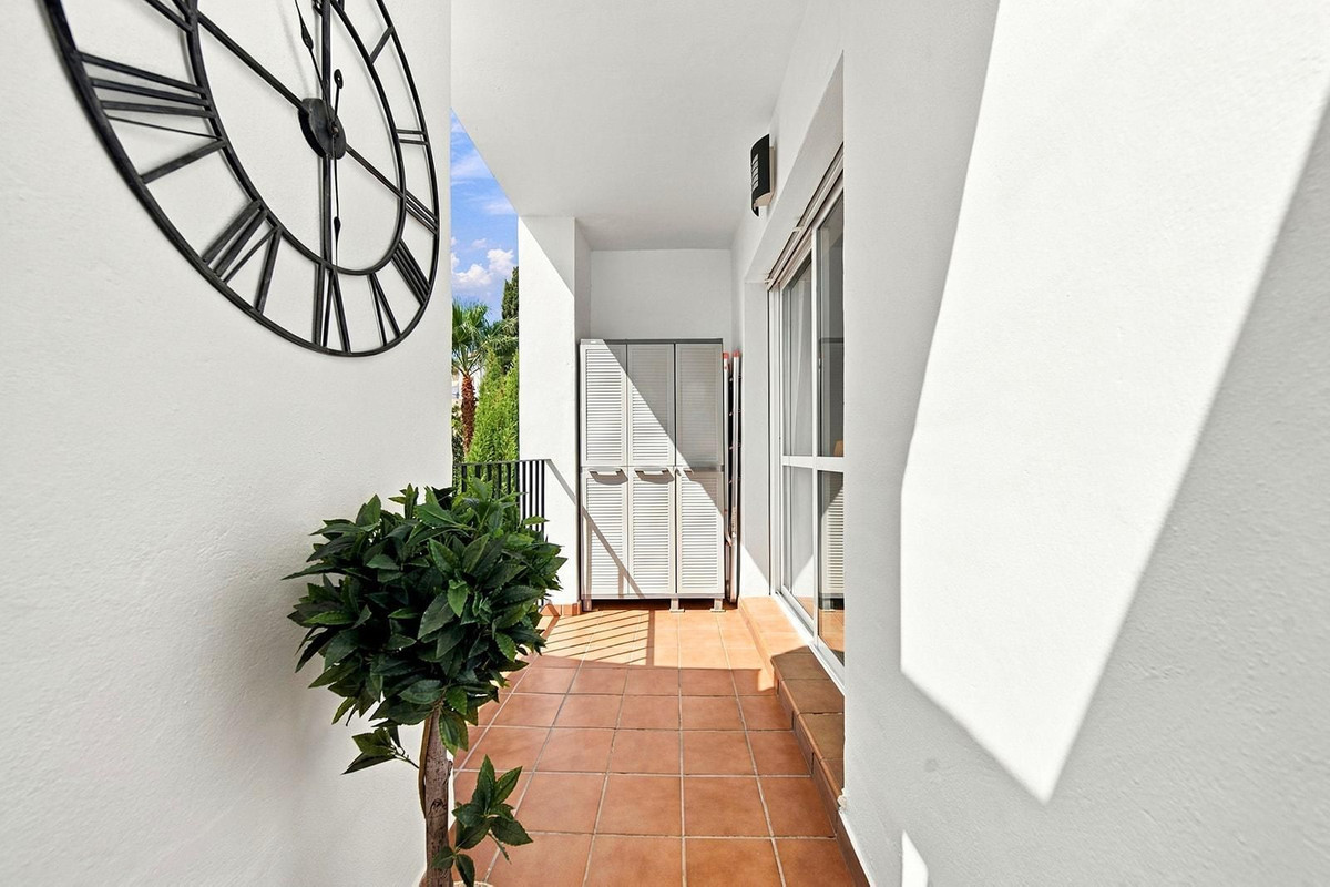 2 Bedroom Apartment in Marbella - Photo 17