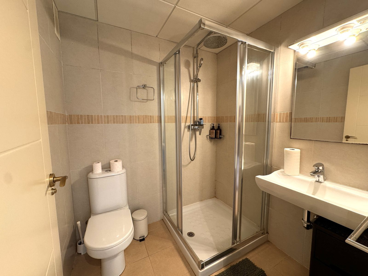 2 Bedroom Apartment in Mijas - Photo 22
