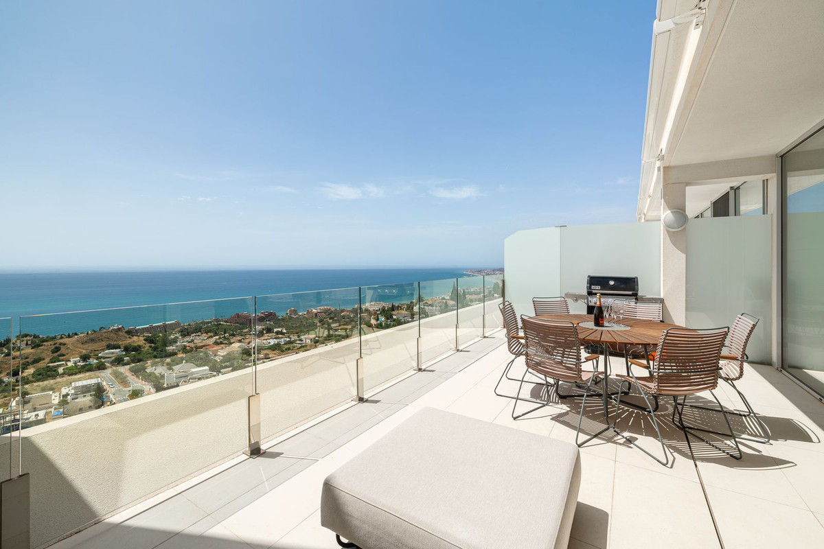 3 Bedroom Penthouse in Benalmádena - Photo 10