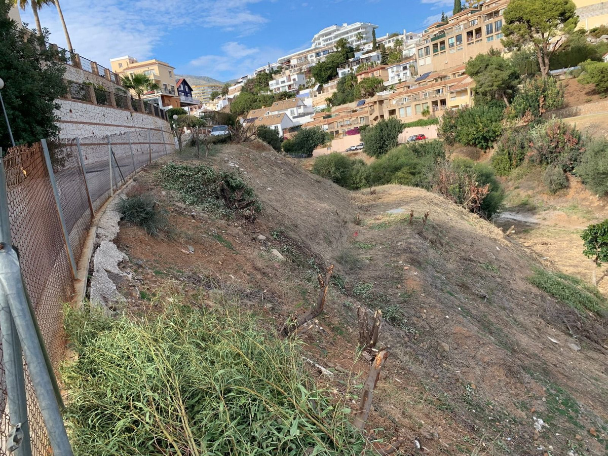 4,005 m² Plot in Fuengirola - Photo 2