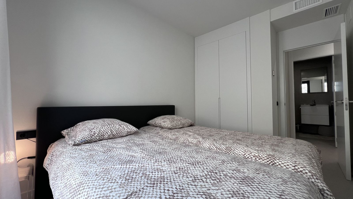 3 Bedroom Apartment in Marbella - Photo 18