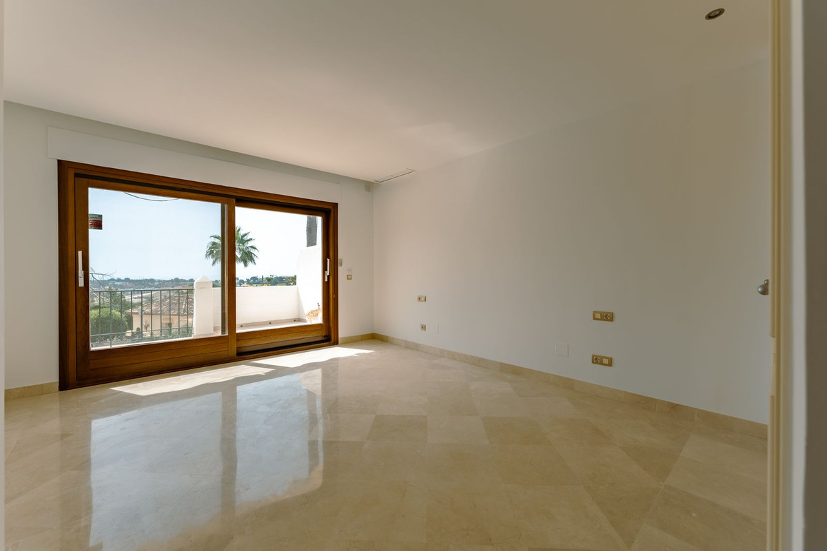 3 Bedroom Townhouse in Estepona - Photo 21