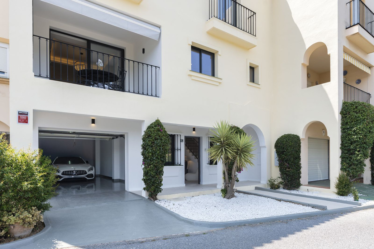 4 Bedroom Townhouse in Marbella - Photo 36