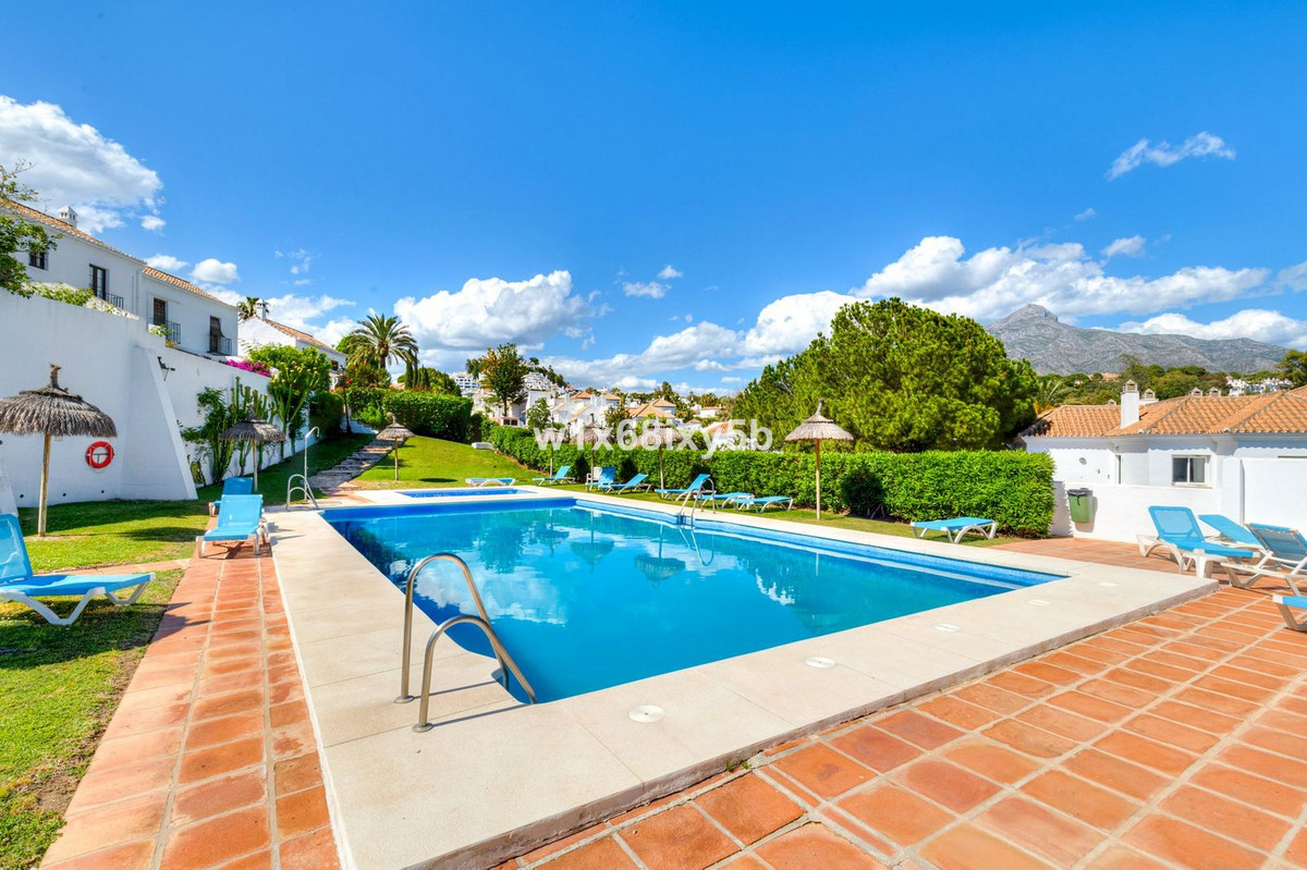 2 Bedroom Townhouse in Marbella - Photo 21