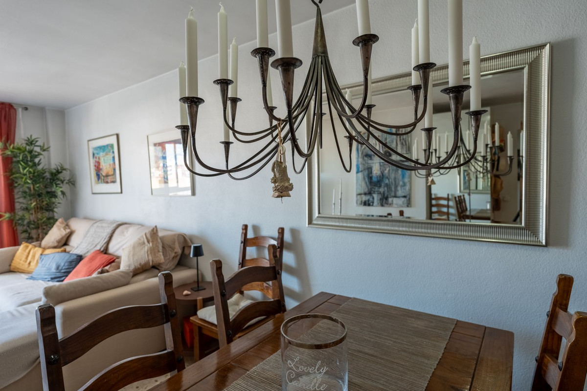 2 Bedroom Apartment in Fuengirola - Photo 26