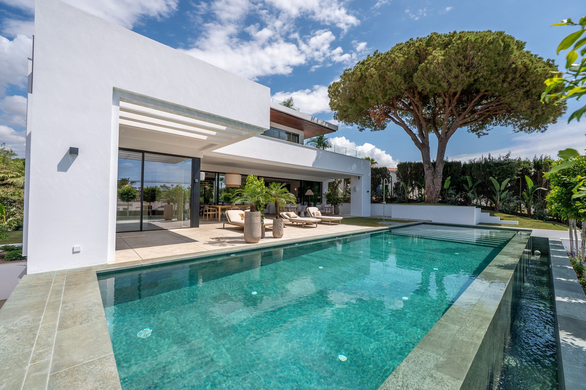 6 Bedroom Villa in Marbella - Photo 20