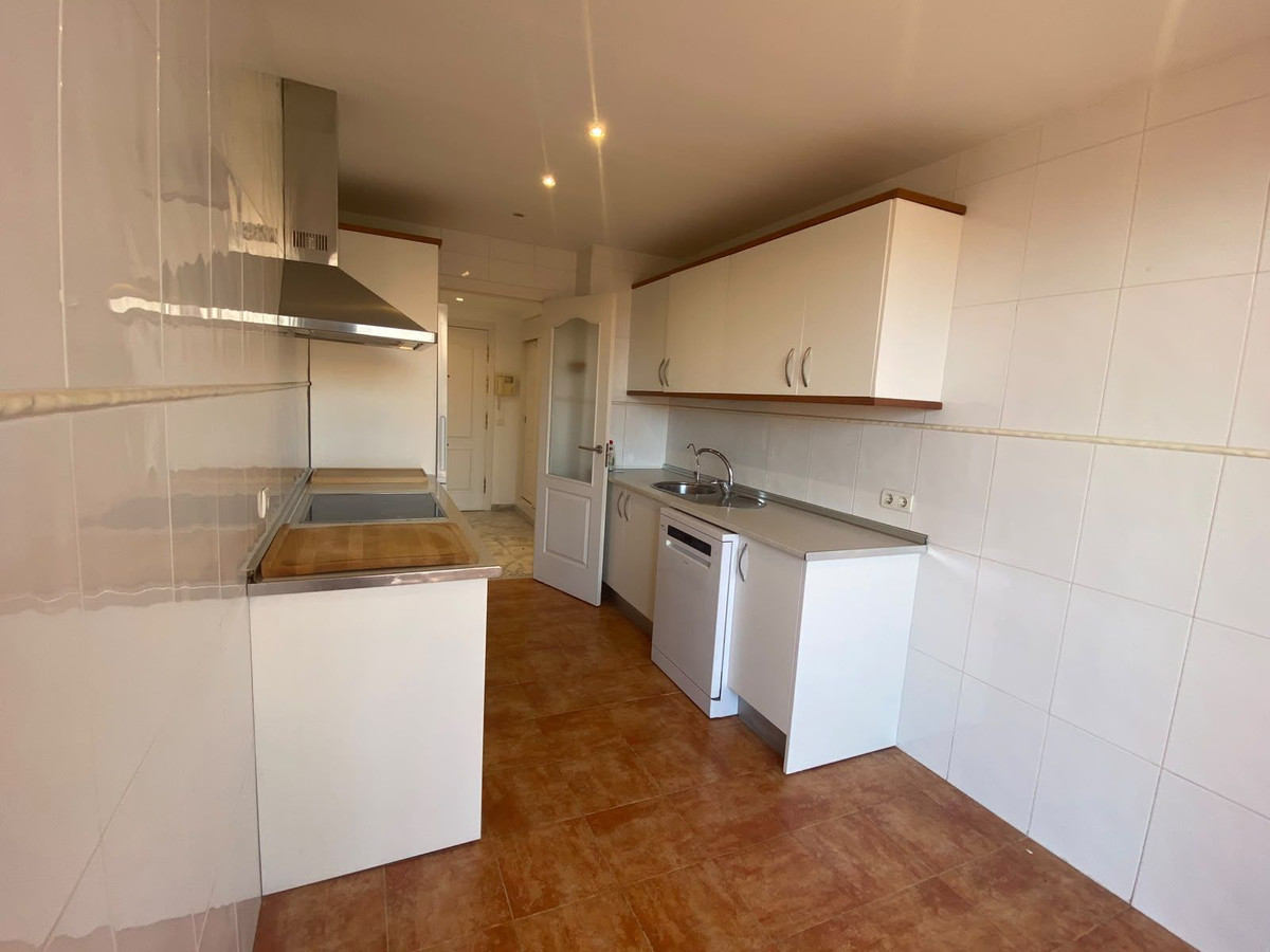 2 Bedroom Apartment in Marbella - Photo 12