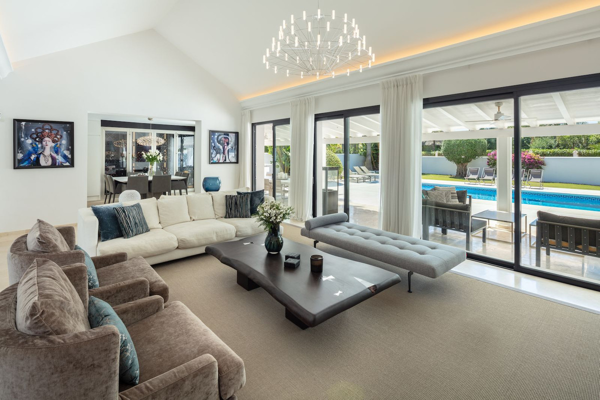 4 Bedroom Villa in Marbella - Photo 19