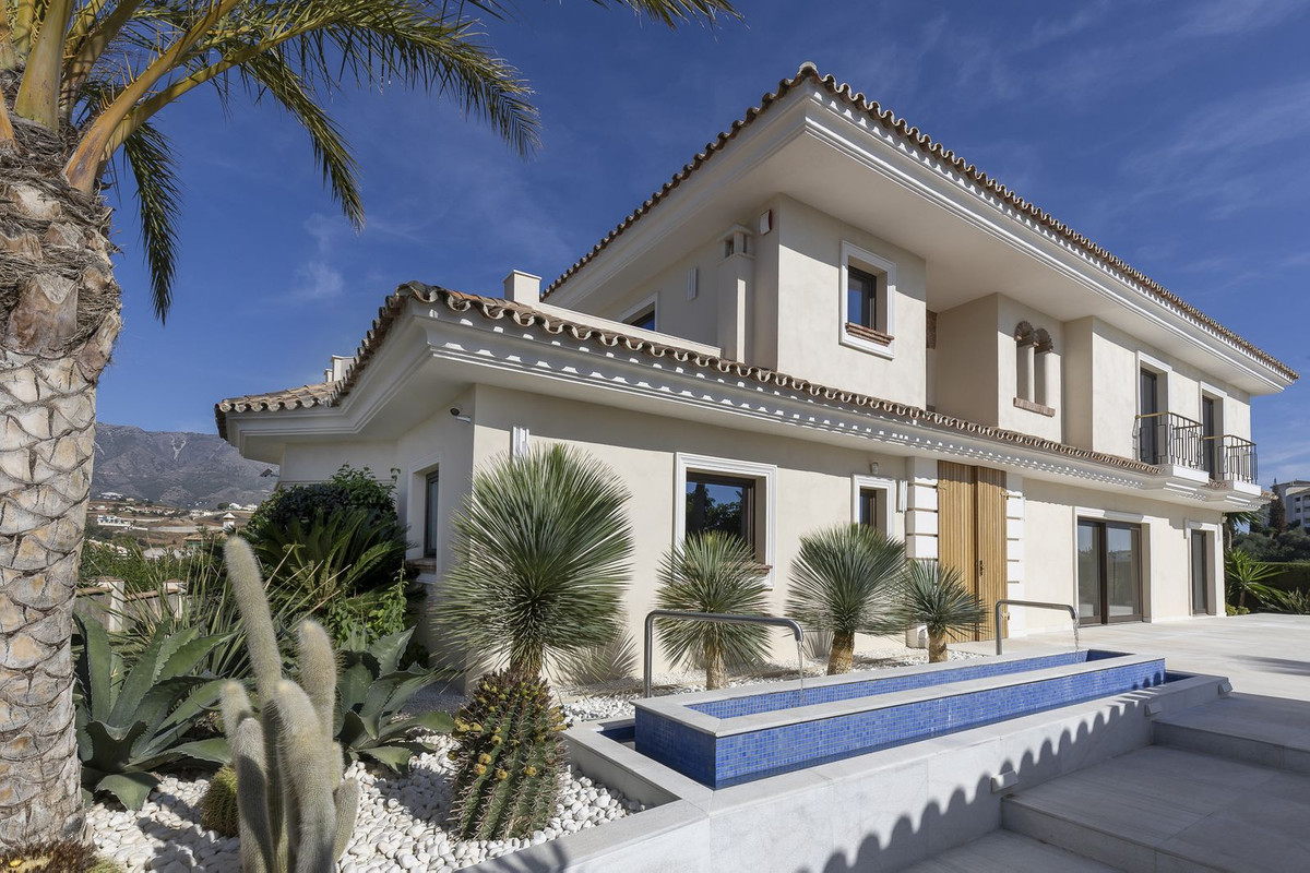 6 Bedroom Villa in Mijas - Photo 9