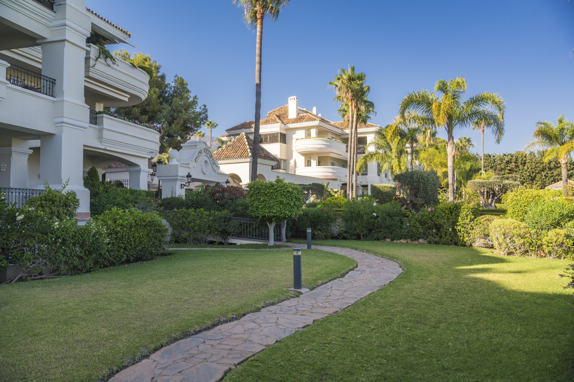 3 Bedroom Apartment in Marbella - Photo 5