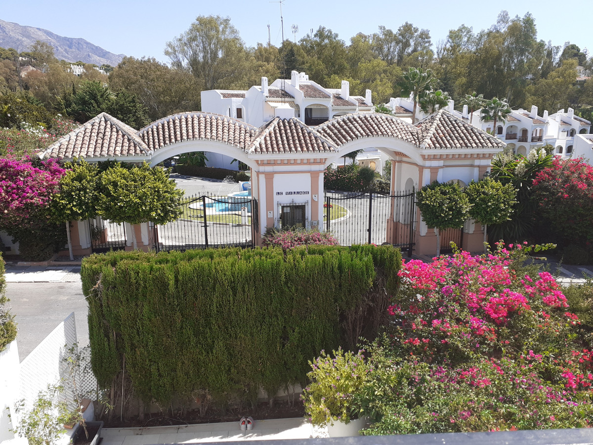 2 Bedroom Townhouse in Marbella - Photo 18