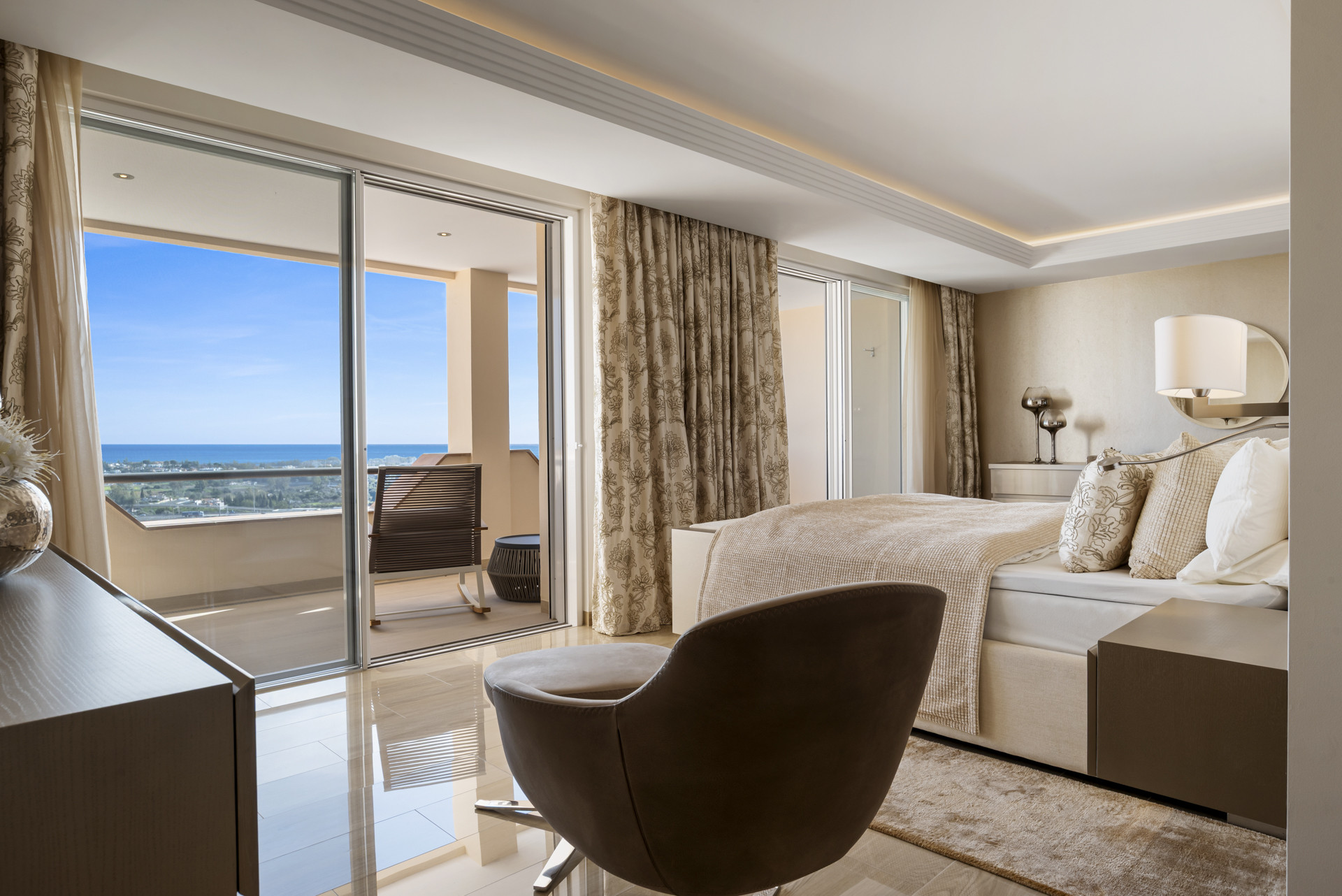 4 Bedroom Penthouse in Benahavís - Фото 18