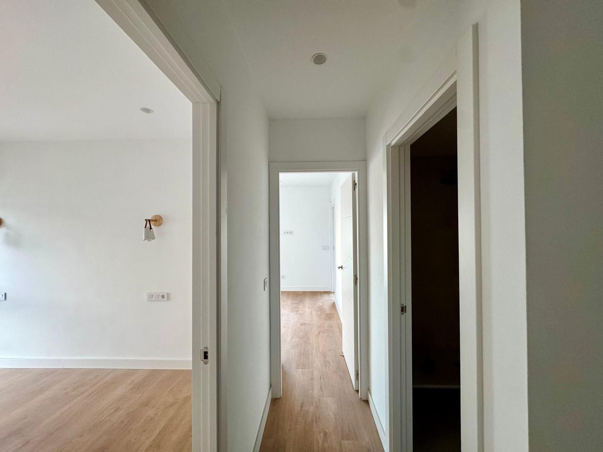3 Bedroom Apartment in Torremolinos - Photo 10