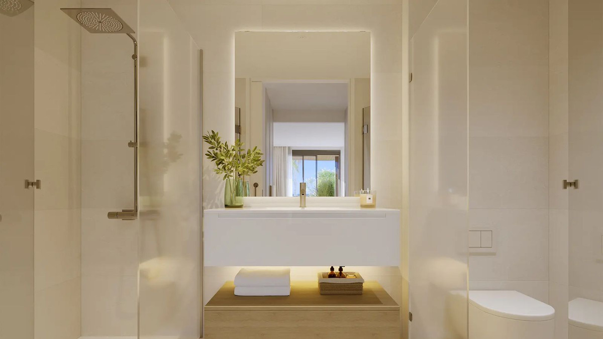 1 Bedroom Apartment in Fuengirola - Photo 3