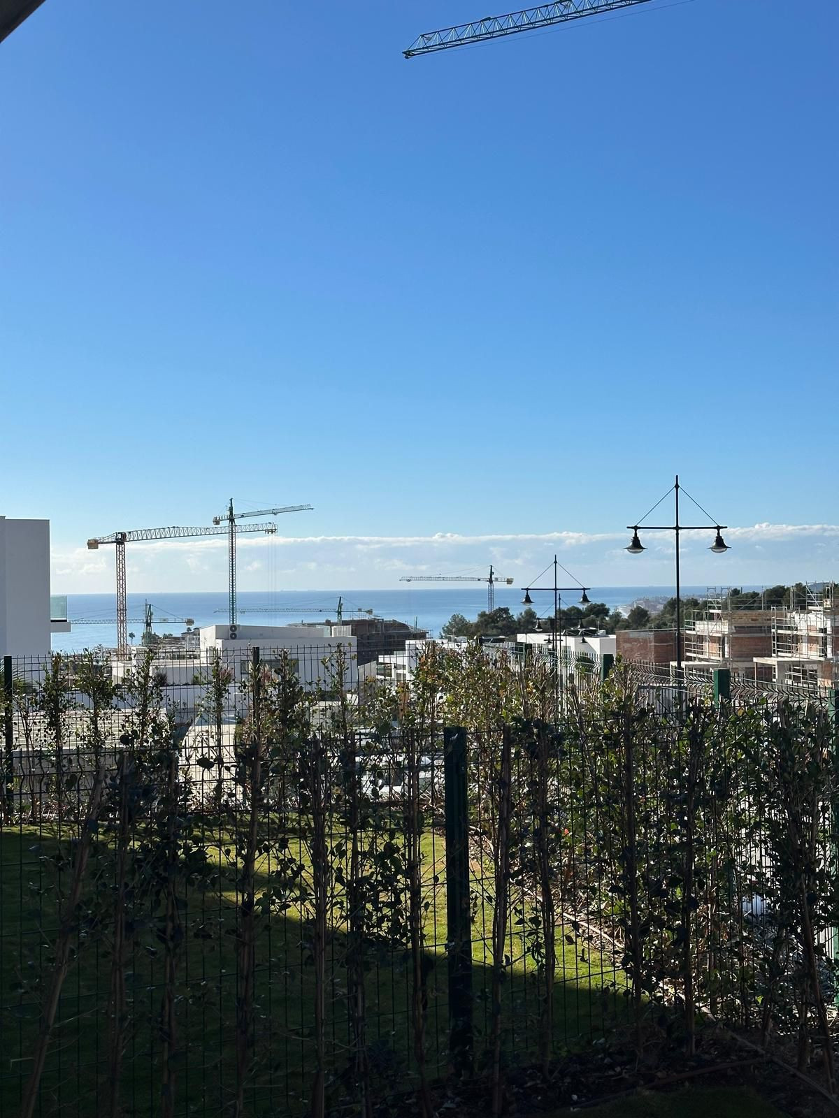 2 Bedroom Apartment in Benalmádena - Photo 9
