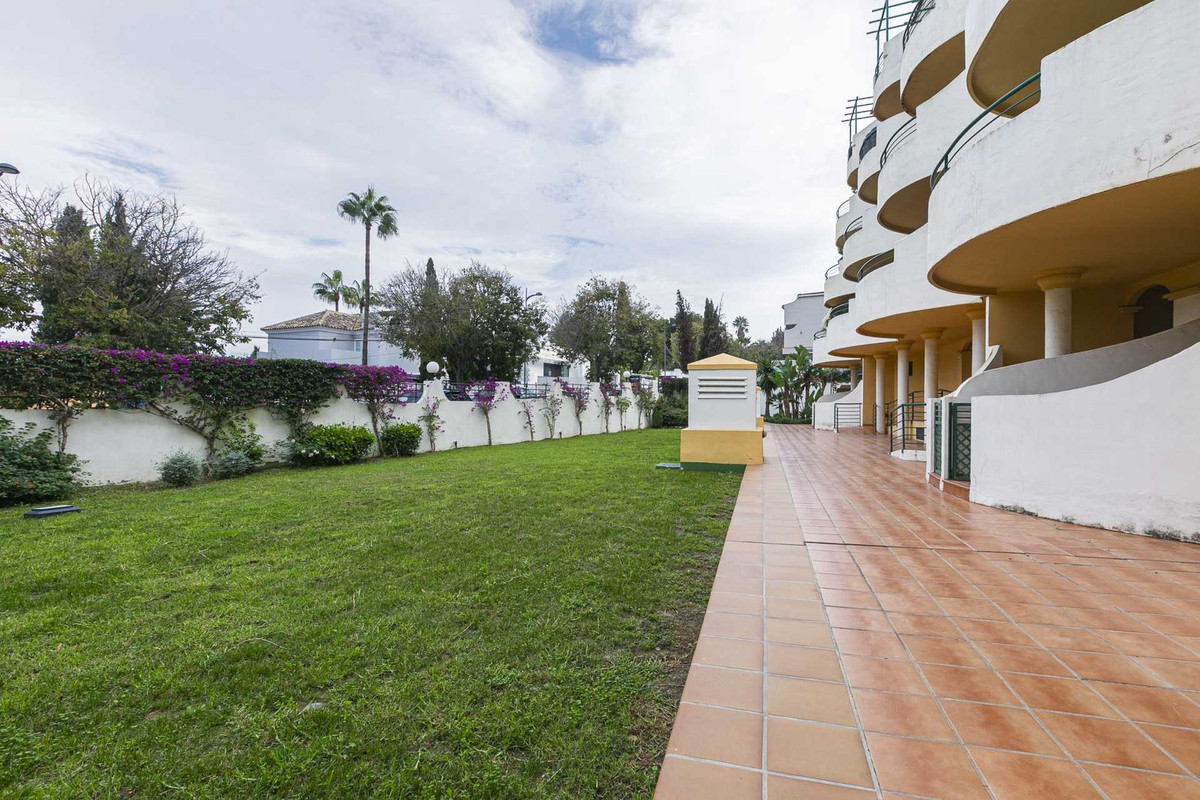 2 Bedroom Apartment in Marbella - Photo 48