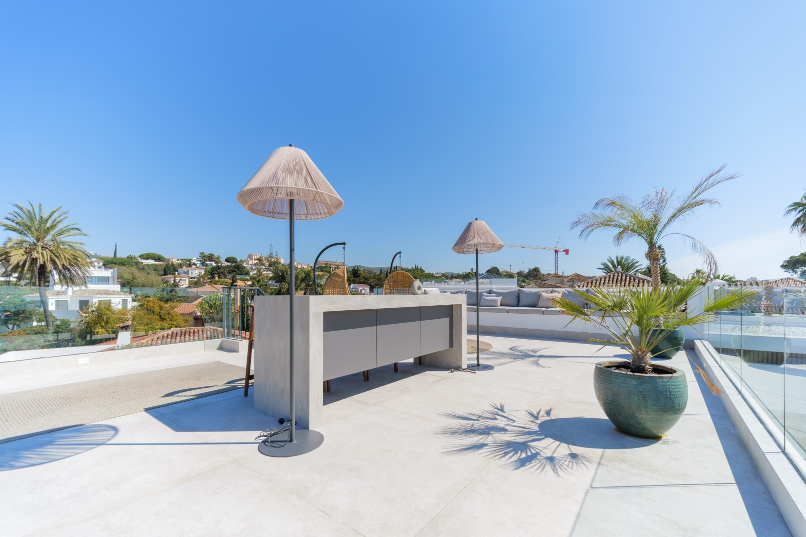 4 Bedroom Villa in Marbella - Photo 21