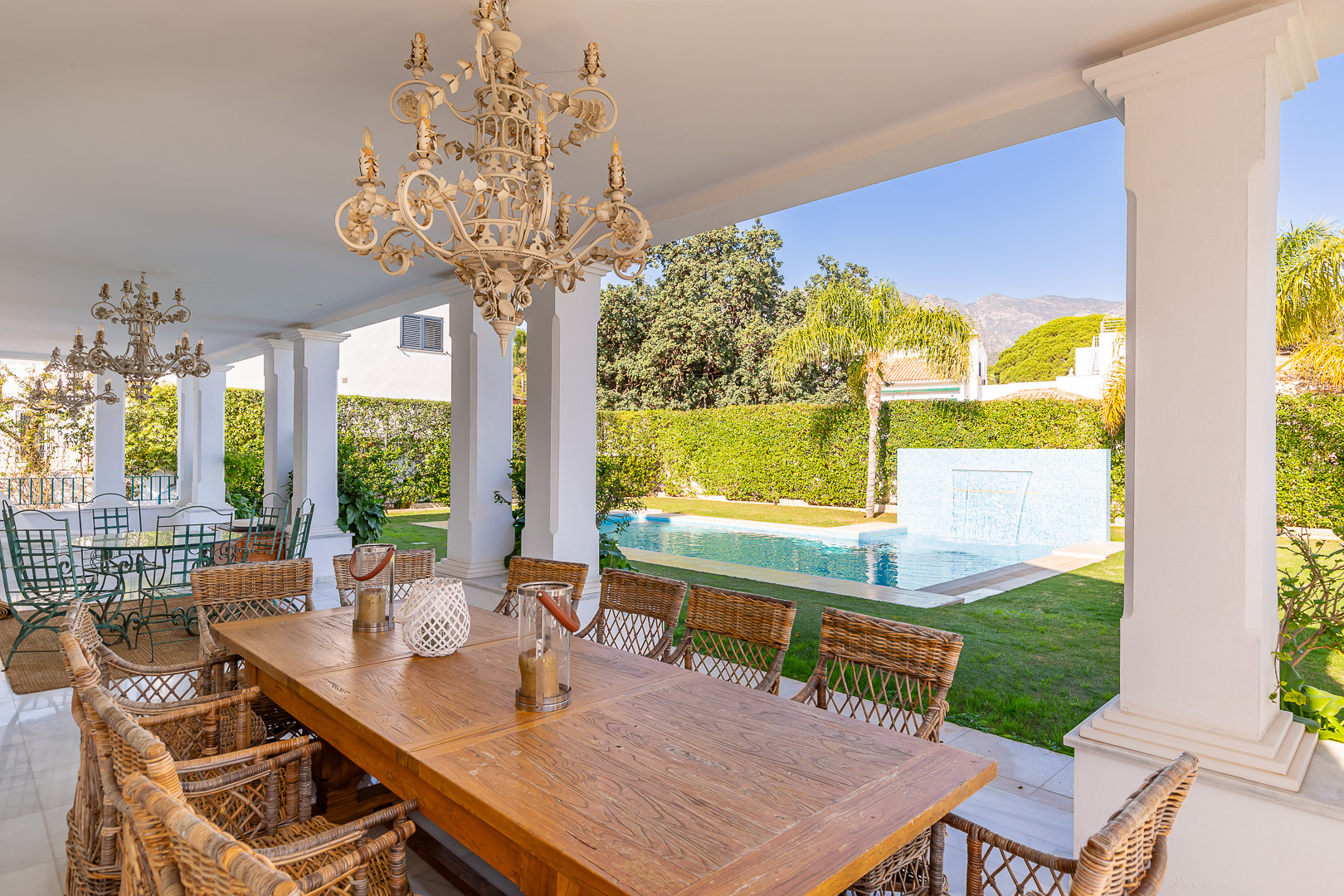 13 Bedroom Villa in Marbella - Photo 2
