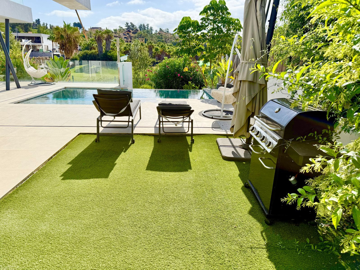 4 Bedroom Villa in Estepona - Photo 5