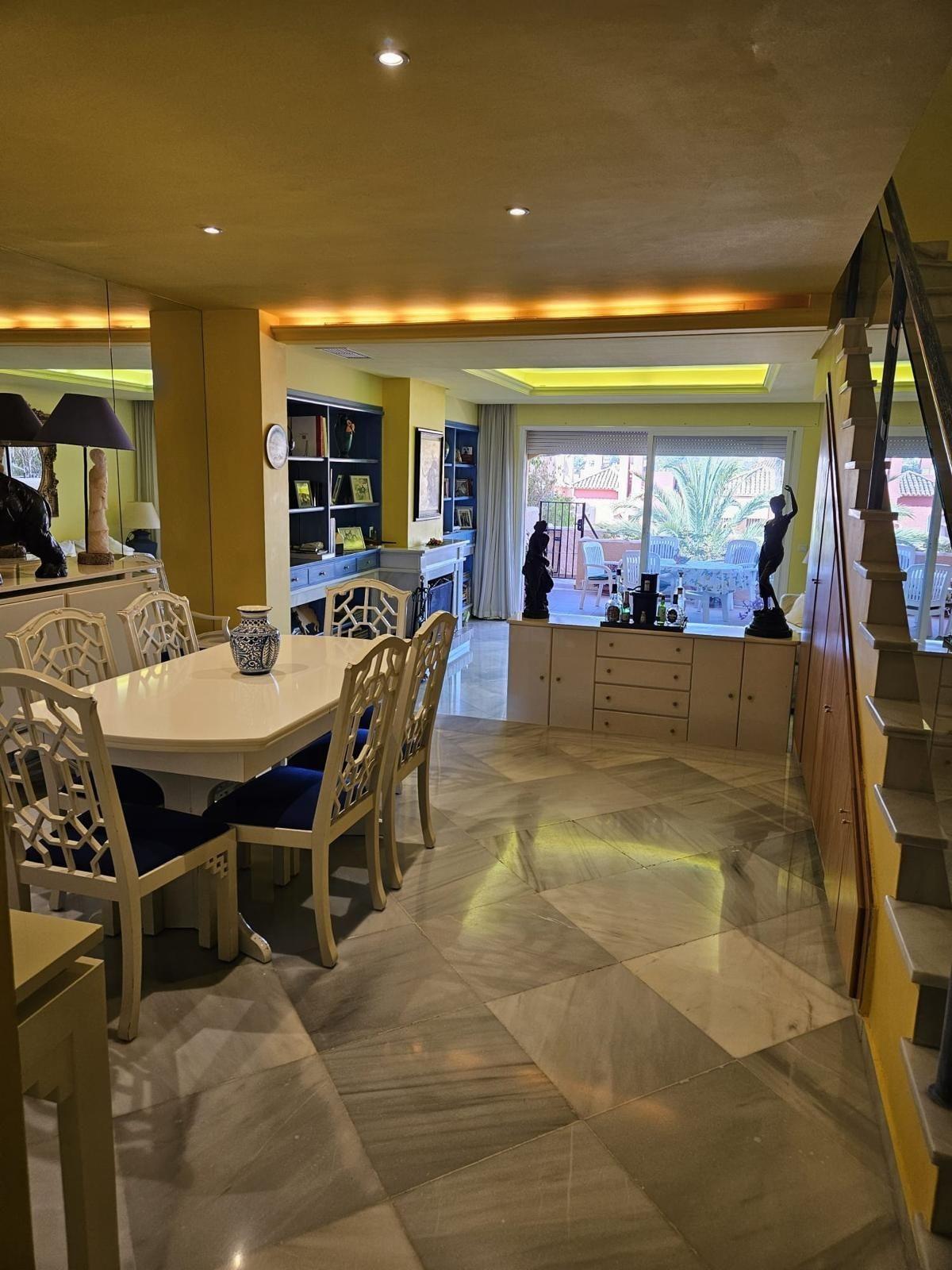 3 Bedroom Townhouse in Marbella - Photo 13