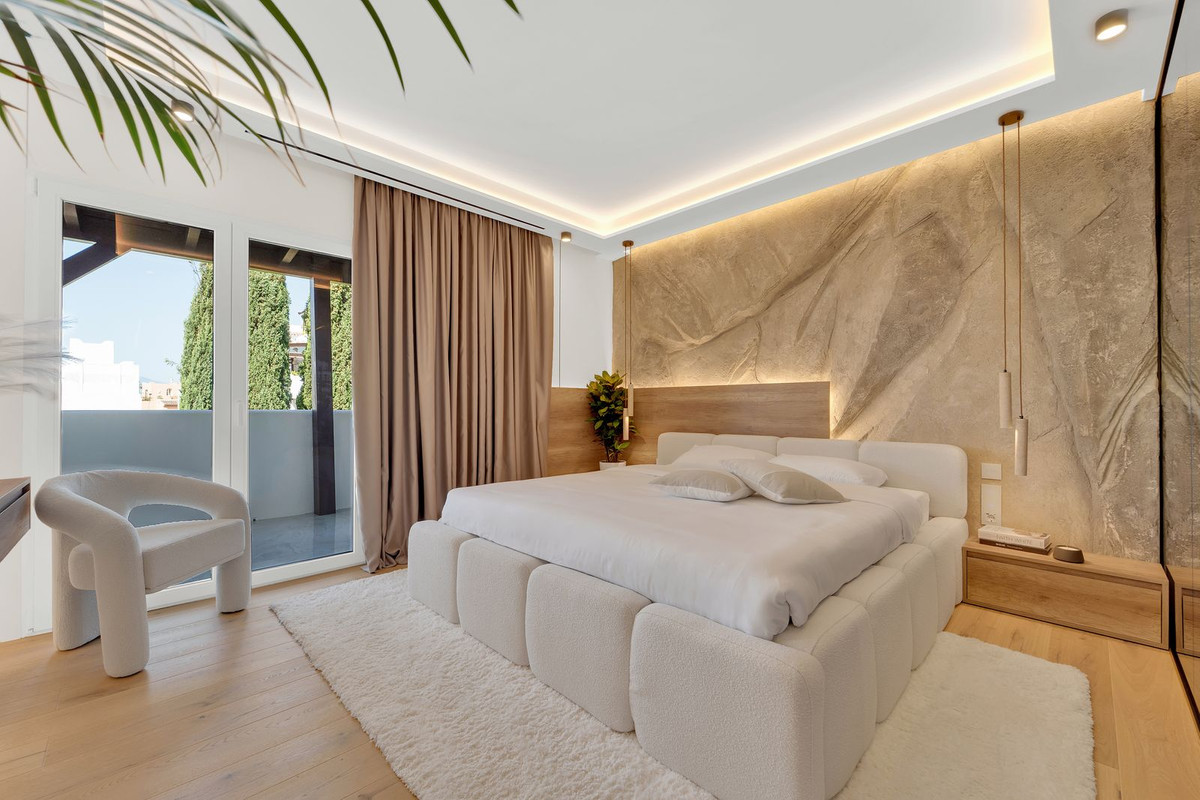 3 Bedroom Apartment in Marbella - Photo 8