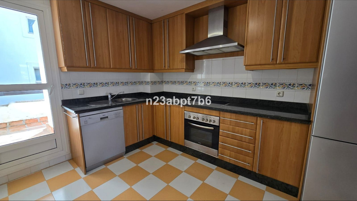 2 Bedroom Apartment in Marbella - Photo 4