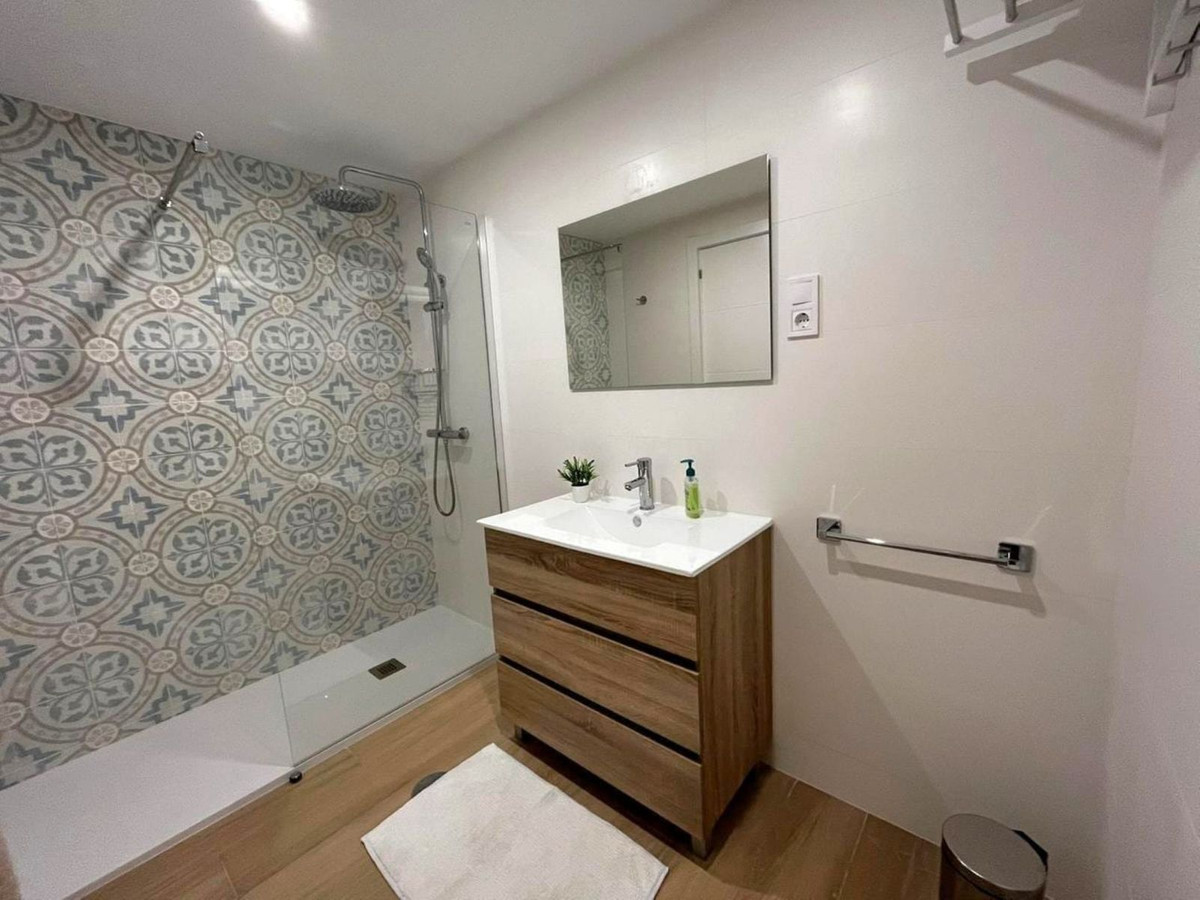 3 Bedroom Apartment in Marbella - Photo 14