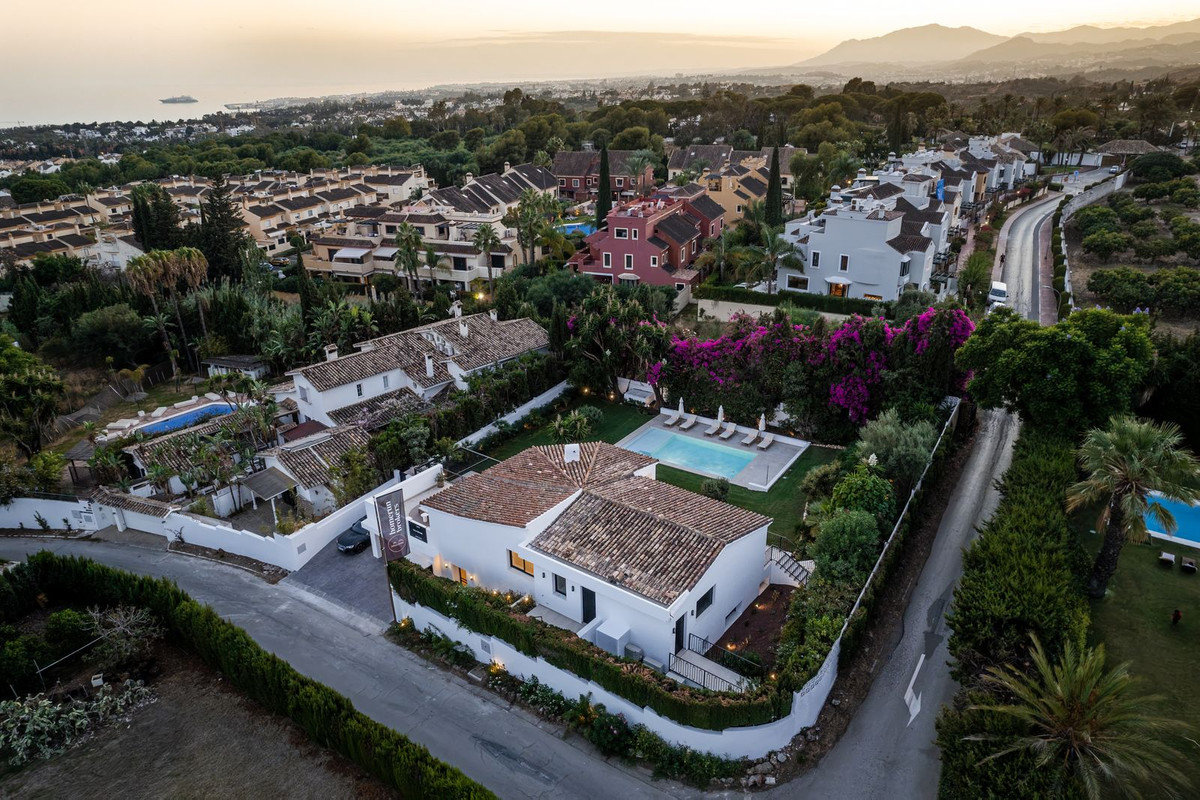 4 Bedroom Villa in Marbella - Photo 62