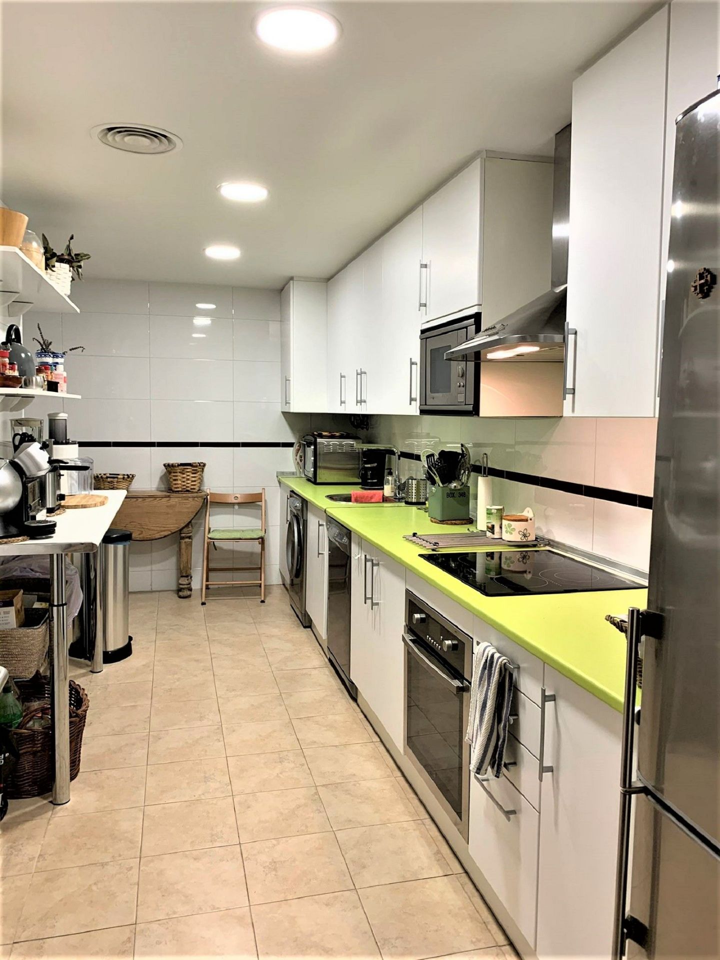 2 Bedroom Apartment in Estepona - Photo 4