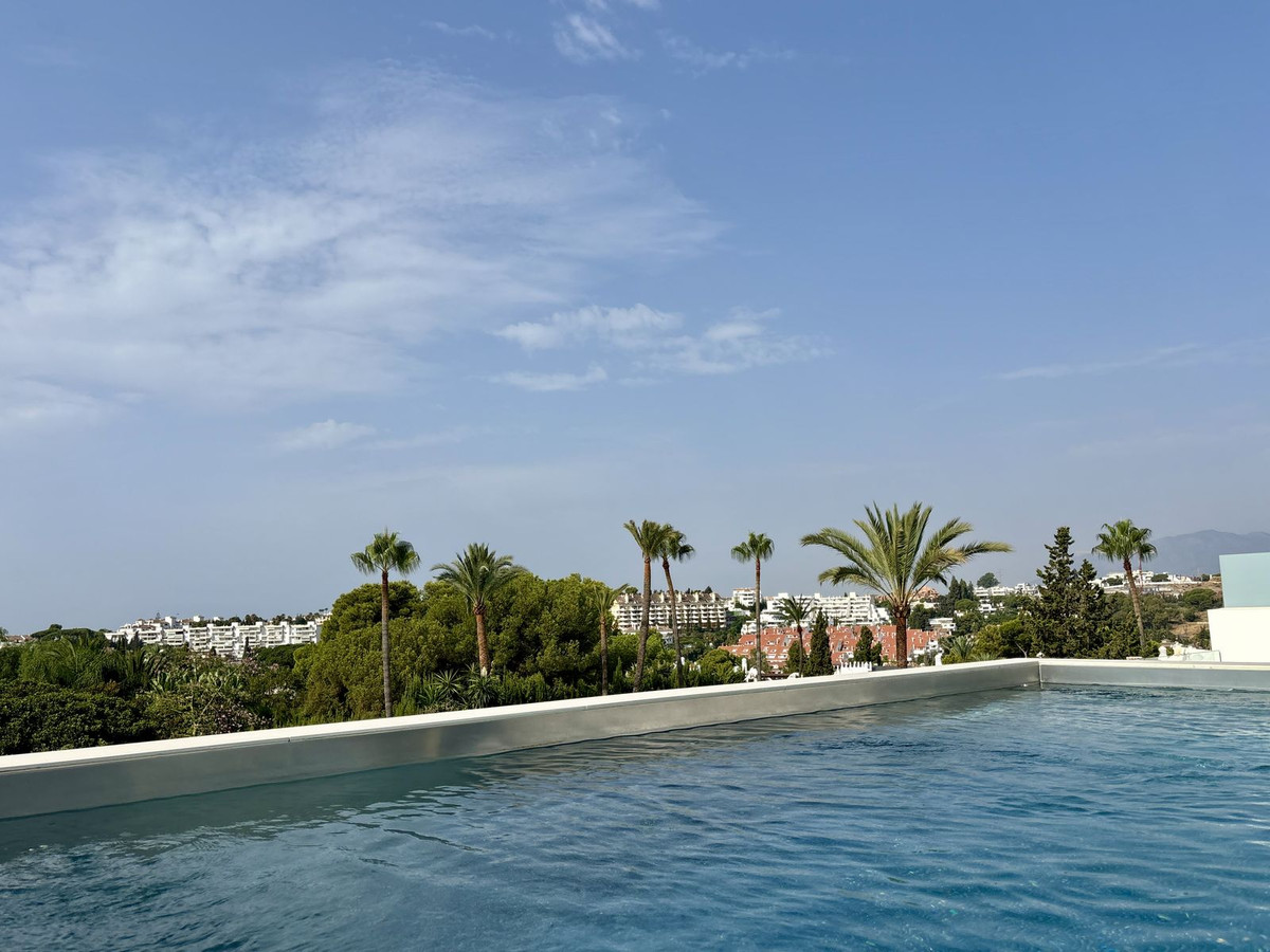 4 Bedroom Villa in Marbella - Photo 36